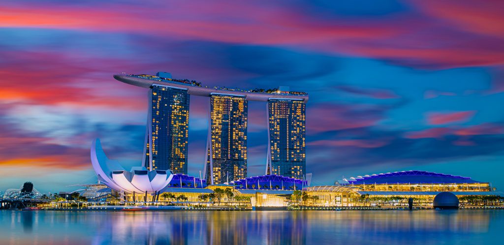 View of the skyline of Singapore with the Marina Bay Sands and the financial district. 